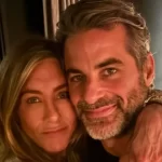Jennifer Aniston's loved-up weekend with Jim Curtis has fans asking a surprising question