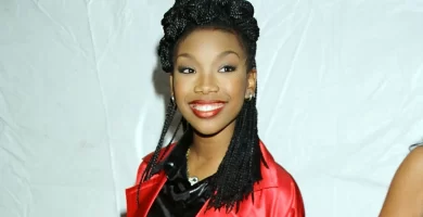 The most effective magnificence moments of Essence Competition 2026 performer Brandy 13 The best beauty moments of Essence Festival 2026 performer Brandy