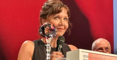 Maggie Gyllenhaal on loving directing, not celebrating the 4th of July 7 Maggie Gyllenhaal on loving directing, not celebrating the 4th of July