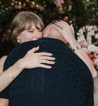 Taylor Swift and Travis Kelce's 'Weak' Marriage ceremony Vows Revealed by GMA Host 2 Taylor Swift and Travis Kelce's 'Vulnerable' Wedding Vows Revealed by GMA Host