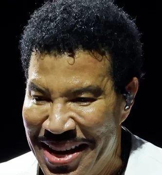 Lionel Richie Speaks Out Following Well being Difficulty That Left Him Hospitalized 1 Lionel Richie Speaks Out Following Health Issue That Left Him Hospitalized