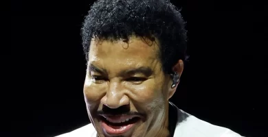 Lionel Richie Speaks Out Following Well being Difficulty That Left Him Hospitalized 22 Lionel Richie Speaks Out Following Health Issue That Left Him Hospitalized