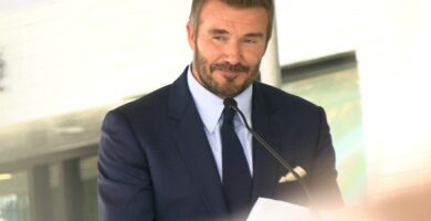 "David Beckham takes a household trip after the World Cup on a yacht" hyperlinks 7 "David Beckham takes a family vacation after the World Cup on a yacht" links