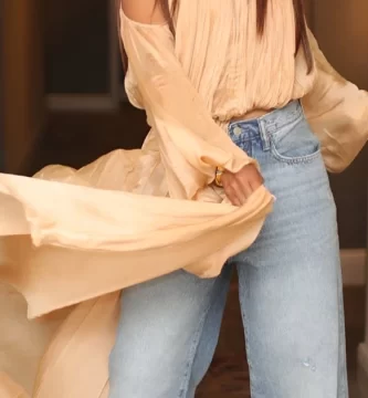 This is The way to Get Michelle Williams' Chiffon Look on the Low cost 2 Here's How to Get Michelle Williams' Chiffon Look on the Cheap