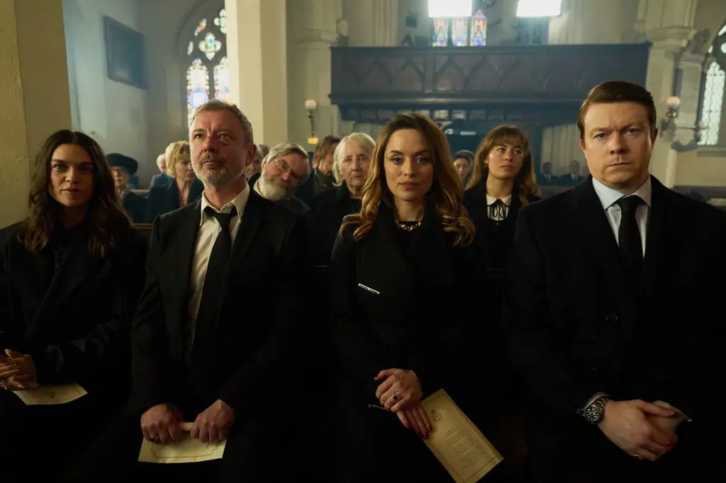 Sabrina Bartlett as Bella, John Simm as Gray Wright, James Fleet as Bobby, Gemma Jones as Rose Wright, Zoe Tapper as Georgia Wright, Ruby Ashbourne Serkis as Emily and Daniel Rigby as John Wright in I, Jack Wright