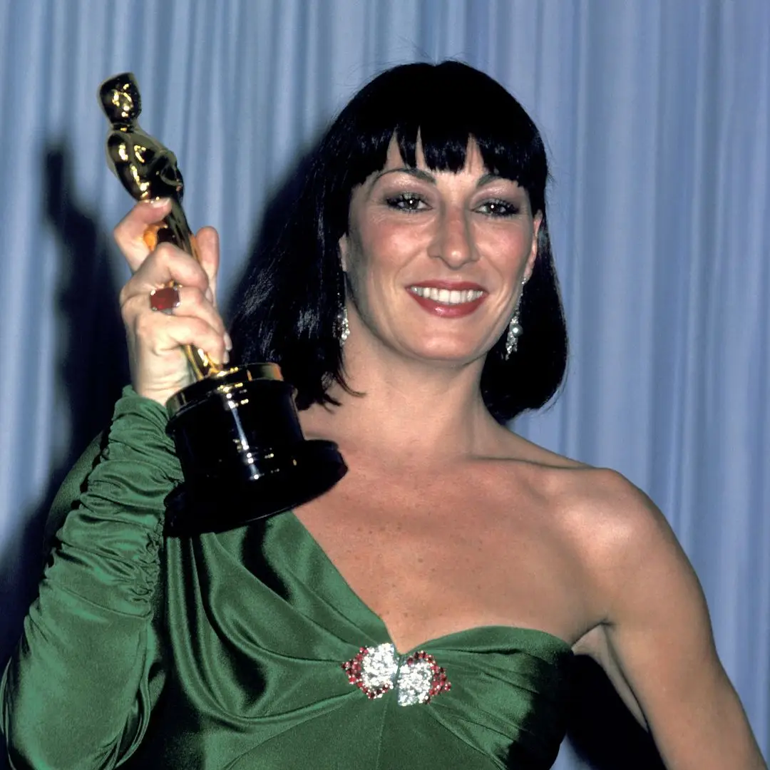 Anjelica Huston at the 58th Annual Academy Awards at the Dorothy Chandler Pavillion in Los Angeles, California, United States.