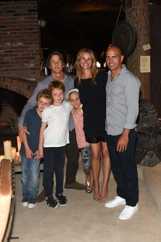 Julia Roberts' Hardly ever Seen Daughter Hazel Is Her Double on Trendy Outing 3 Daniel Moder, Julia Roberts, Phinnaeus Moder, Henry Daniel Moder and Hazel Moder in 2015