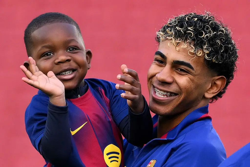 Try Soccer Star Lamine Yamal's Unbelievable Internet Value at 19 4 Lamine Yamal brother Keyne