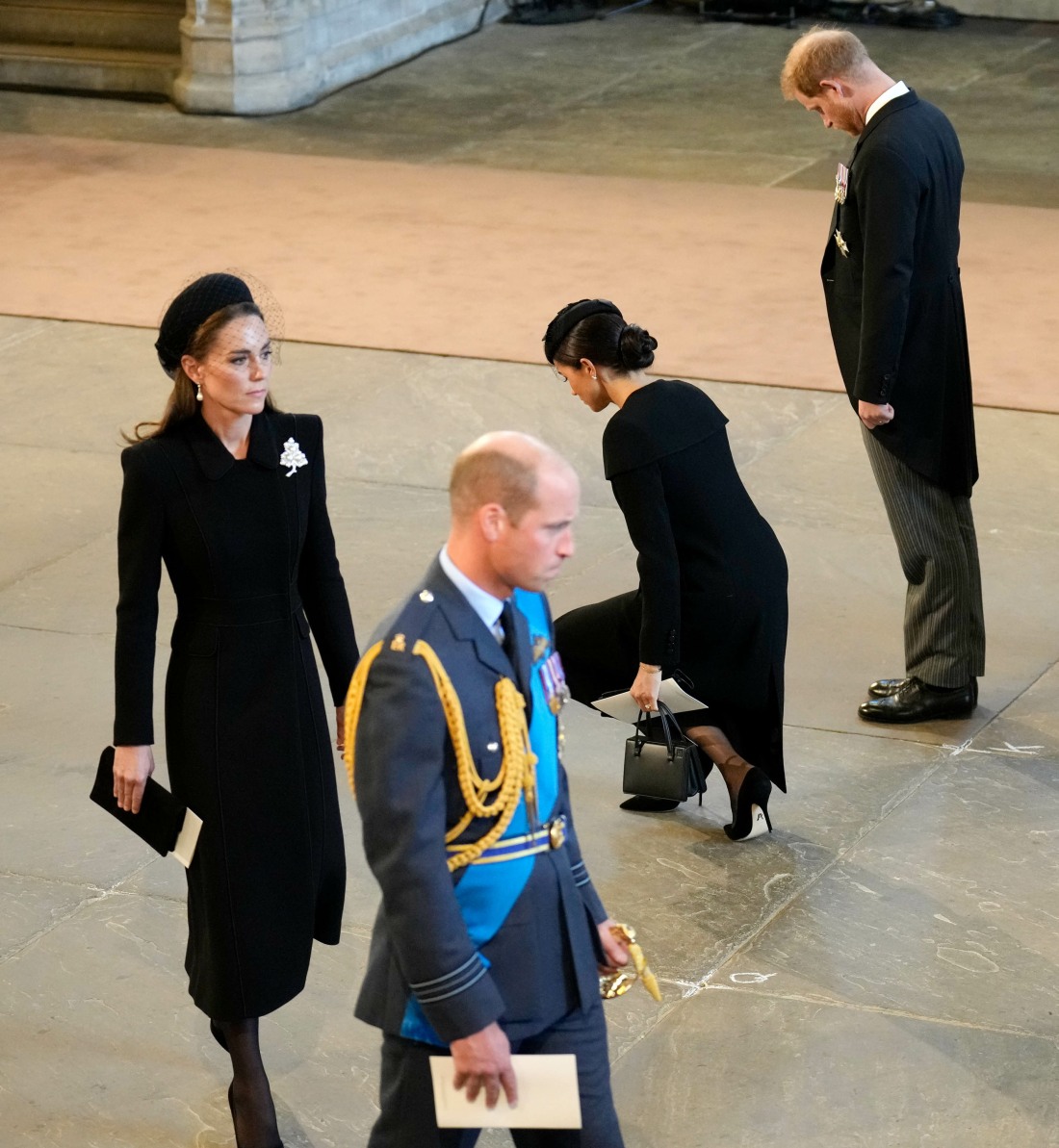 Sooner or later, Duchess Meghan 'should curtsy' to 'Queen Catherine' 1 coverimages51978986