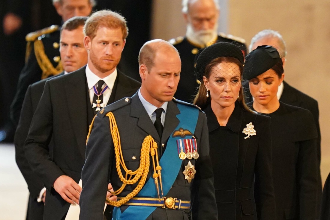 Sooner or later, Duchess Meghan 'should curtsy' to 'Queen Catherine' 2 coverimages51979181