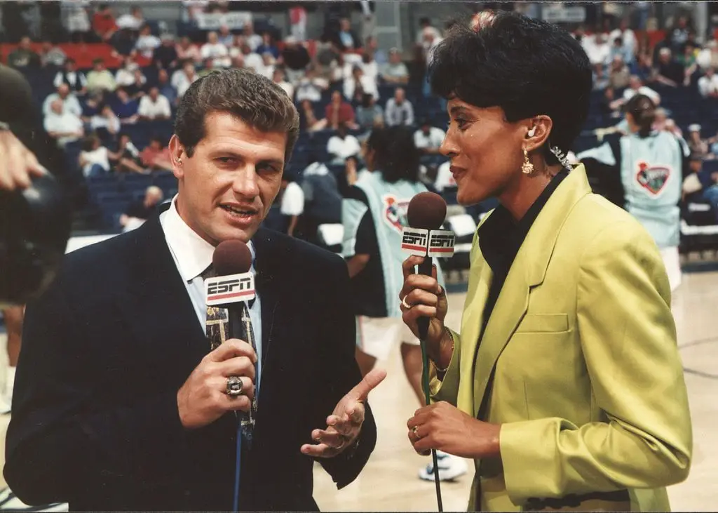 Robin Roberts Reprising Particular Function Earlier than Internet hosting GMA Amid Reunion With Former Co-Star Almost 30 Years Later 1 Robin Roberts