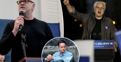 Tim Robbins urges Democrats to drop their outrage and 'get their act collectively' 9 Tim Robbins urges Democrats to drop their outrage and 'get their act together'