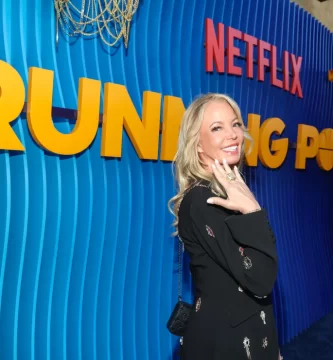Violent Jeanie Buss sues siblings to retain stake in Los Angeles Lakers 2 Violent Jeanie Buss sues siblings to retain stake in Los Angeles Lakers