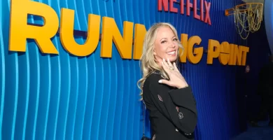 Violent Jeanie Buss sues siblings to retain stake in Los Angeles Lakers 4 Violent Jeanie Buss sues siblings to retain stake in Los Angeles Lakers