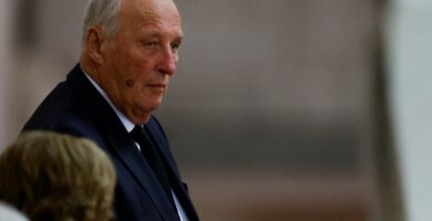 “The state of well being of King Harald of Norway is extraordinarily severe” 18 “The state of health of King Harald of Norway is extremely serious”