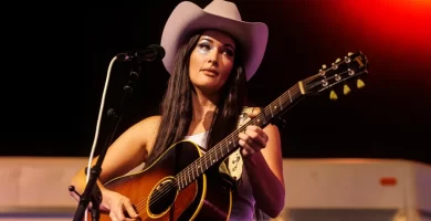 Kacey Musgraves continues her Boston present amid stage fireplace 14 Kacey Musgraves continues her Boston show amid stage fire