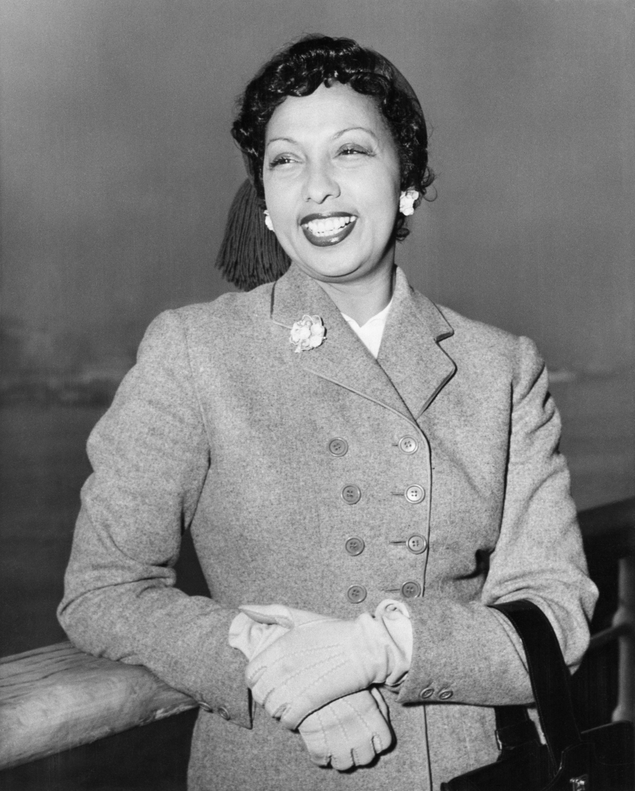 7 Instances FKA Twigs' Magnificence Appears Have been Much like Josephine Baker's 4 Joséphine Baker high waisted, smiling