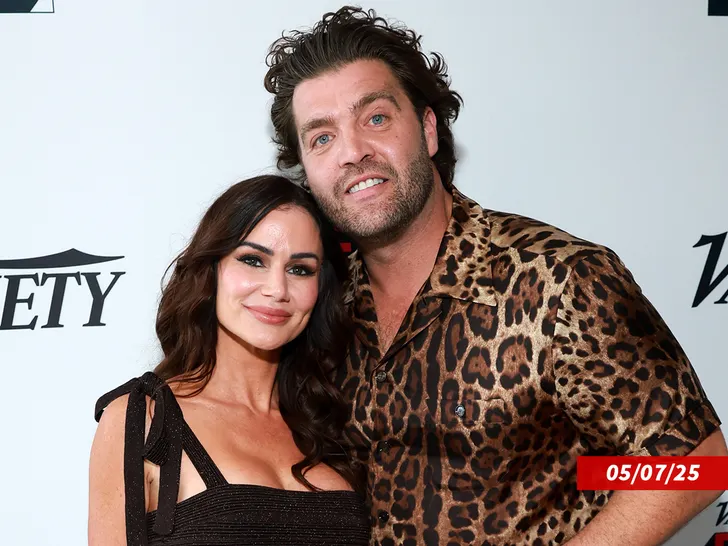 CT-Tamburello-Catalina-White-sub-getty-1