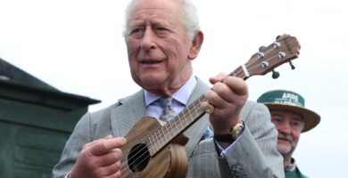 Jobson: Sussex return to UK 'troublesome time for Home of Windsor' 10 Jobson: Sussex return to UK 'difficult time for House of Windsor'