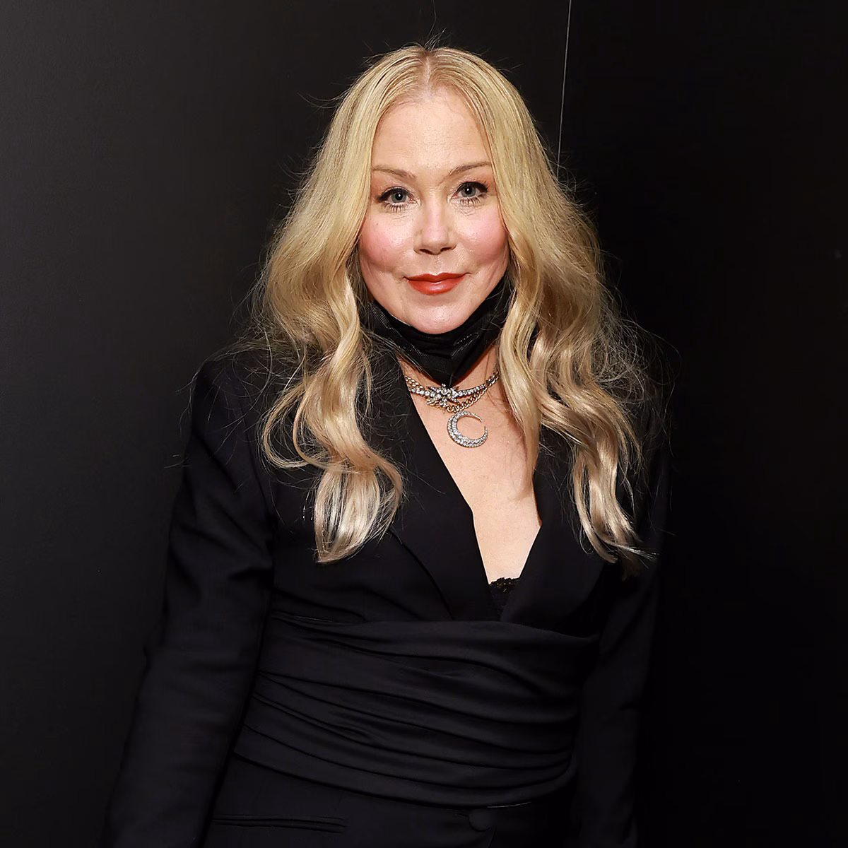 Christina Applegate Posts New Photo of Cheek Spot Amid MS Battle