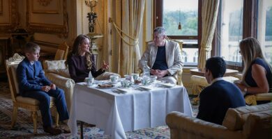 Princess Kate's Windsor Fortress tea social gathering used china bought by the fortress 6 Princess Kate's Windsor Castle tea party used china sold by the castle