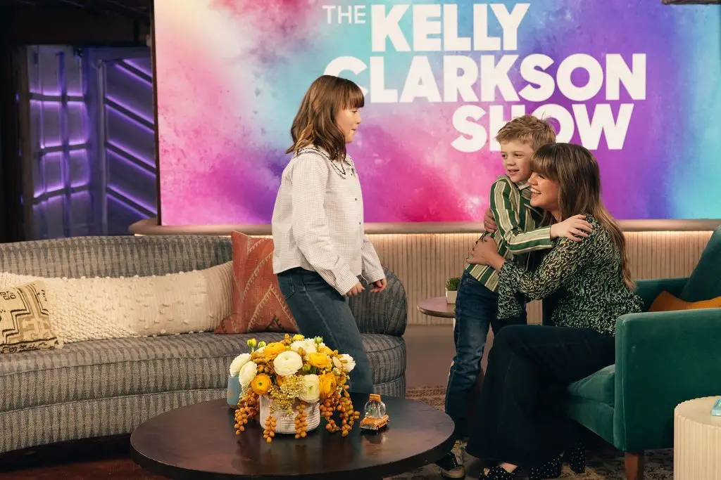 Kelly Clarkson with her children Rémi and River 