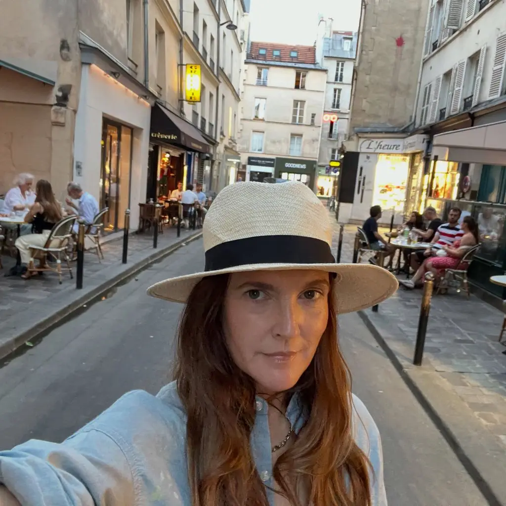 Drew Barrymore, 51, Exhibits Off Her Youthful Magnificence in New Waterfront Picture: 'Goodbye Summer time' 1 Drew Barrymore takes a selfie