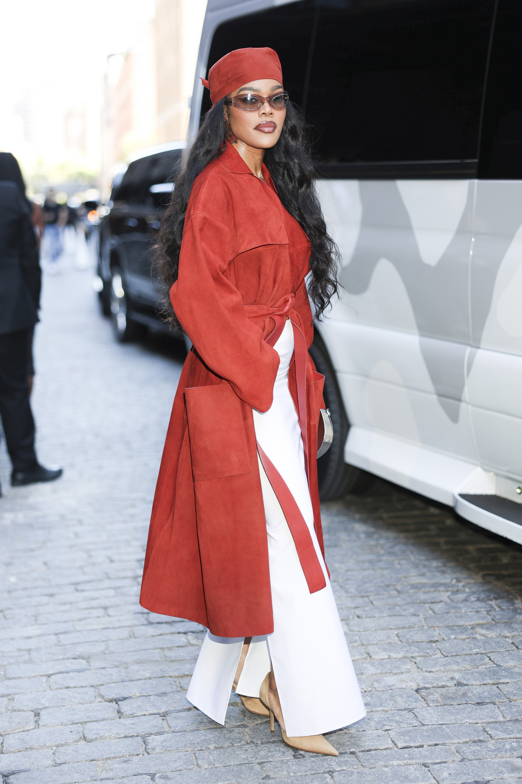 Our Favourite Entrance Row Celeb Moments at New York Vogue Week SS27 1 GettyImages 2294797421