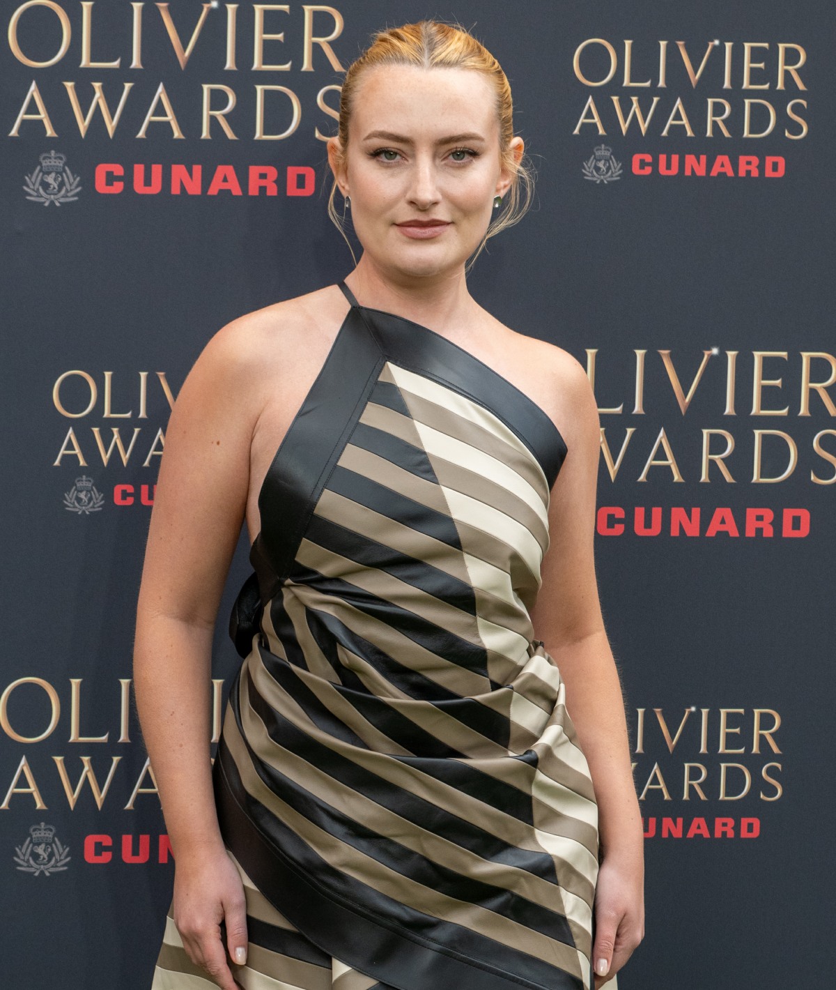 "Amelia Dimoldenberg will finish her common 'Rooster Store Date' sequence" hyperlinks 1 avalon 1090619117