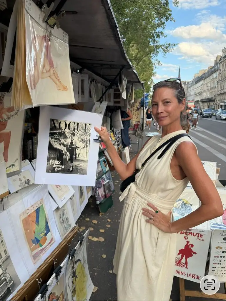 Mannequin Christy Turlington, 57, glows makeup-free in beautiful new pictures from abroad journey 1 The model loves to wear makeup regularly