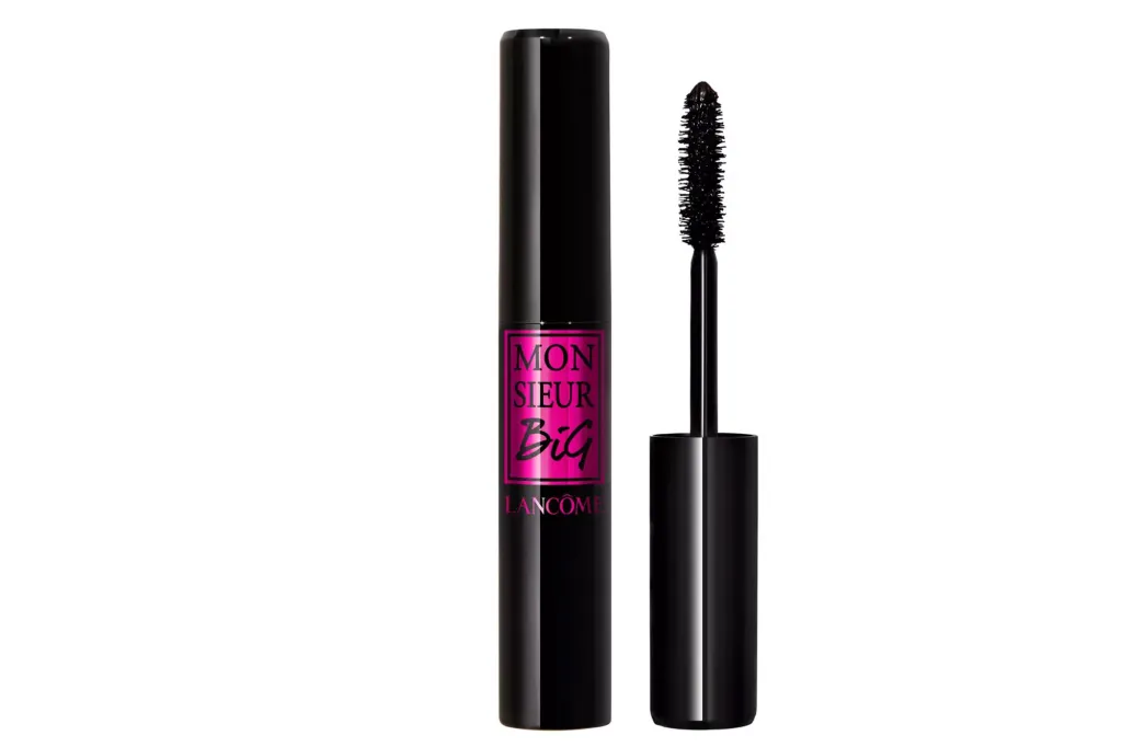 Lancôme Monsieur Big mascara in black, with its wand extended.