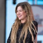Kelly Clarkson Claims Brooklyn Magic Shop Treated Her Badly: 'You're an Idiot'