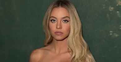 Sydney Sweeney actually stops site visitors in micro playsuit in New York 21 Sydney Sweeney literally stops traffic in micro playsuit in New York