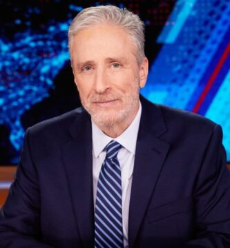 Jon Stewart to stay 'Day by day Present' host till 2028 3 Jon Stewart to remain 'Daily Show' host until 2028