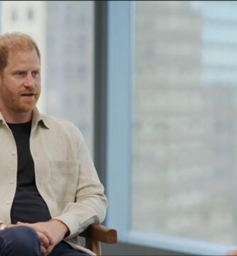 Royal sources assume Prince Harry ought to 'preserve quiet' about reconciliation 1 Royal sources think Prince Harry should 'keep quiet' about reconciliation