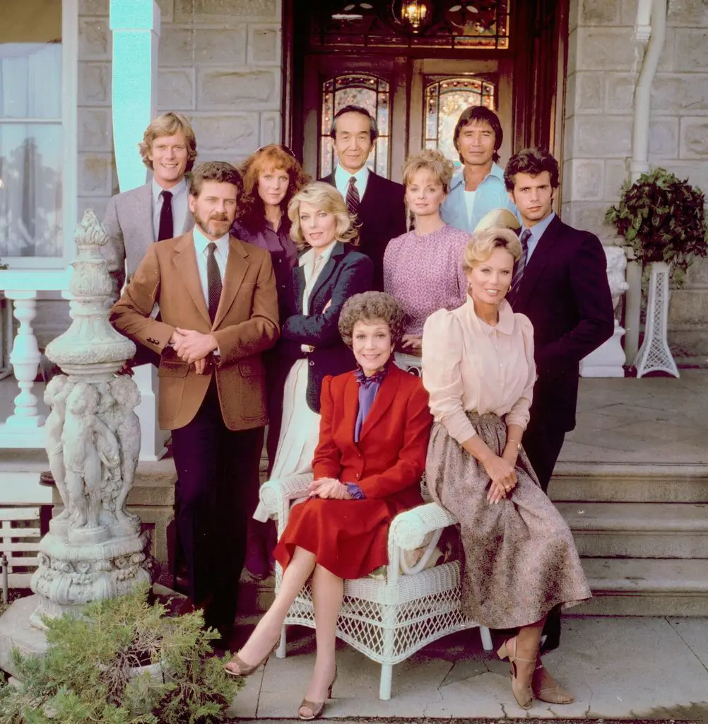 Heather Locklear, 65, Joins Boyfriend Lorenzo Lamas for Unimaginable Reunion at Melrose Place 3 Falcon Crest poses for a photo. Clockwise from center: Jane Wyman, Robert Foxworth, William R. Moses, Jamie Rose, Chao Li Chi, Nick Ramus, Lorenzo Lamas, Abby Dalton (seated on the arm of a chair), Margaret Ladd (middle row), and Susan Sullivan.