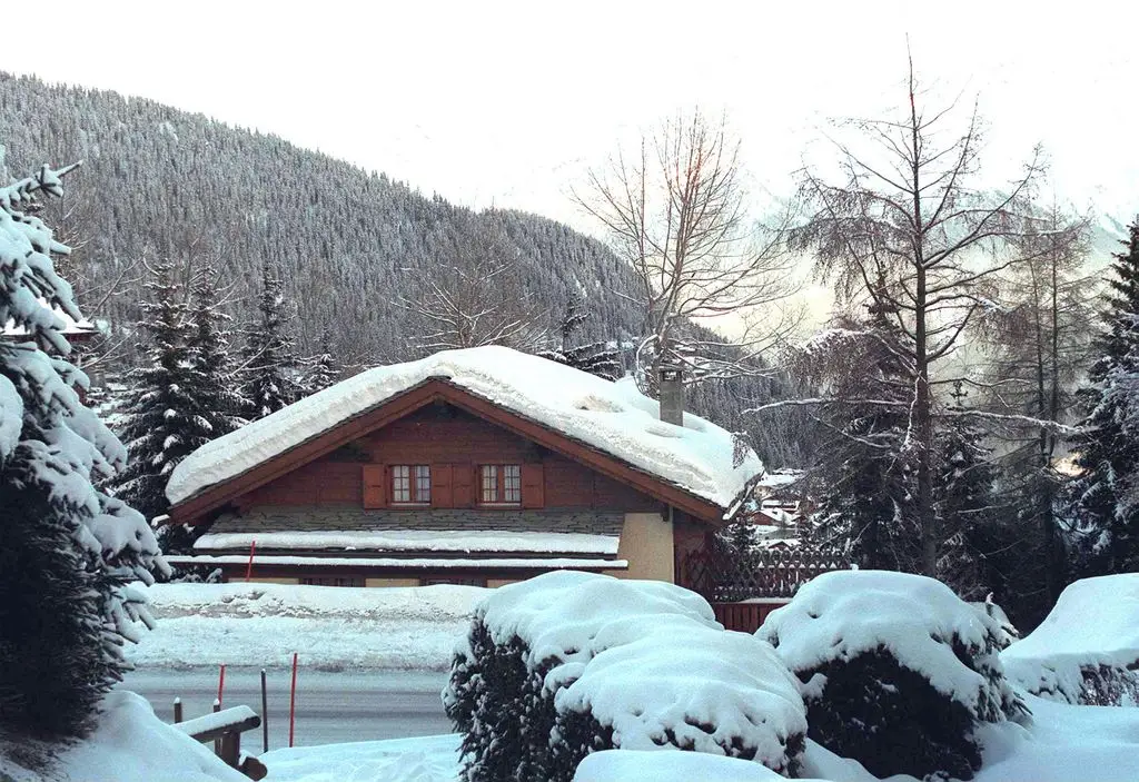 Sarah Ferguson, distraught, “nonetheless in mourning” ex multimillionaire Paddy McNally: “She would have married him” 3 ski chalet in Verbier with snow