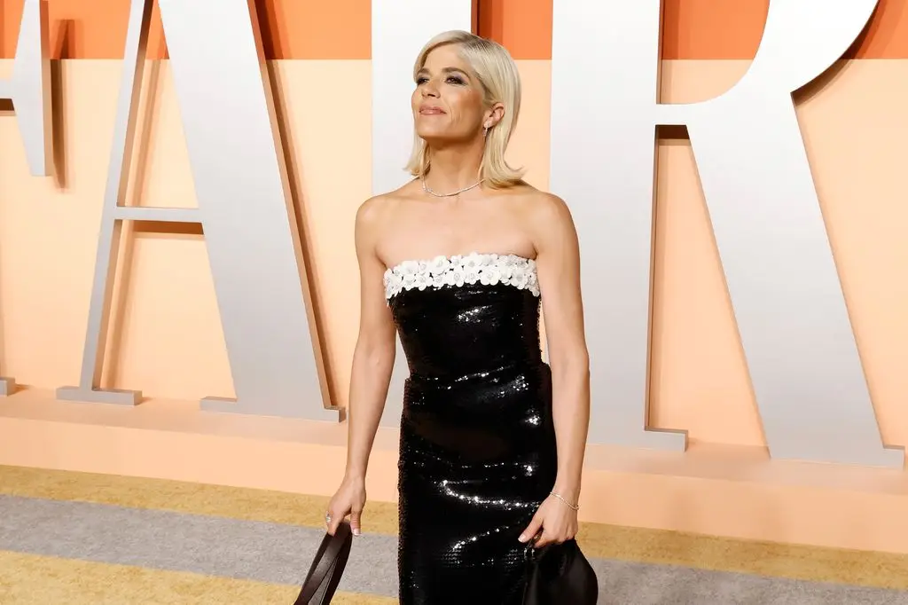 Selma Blair Vanity Fair Oscars black dress