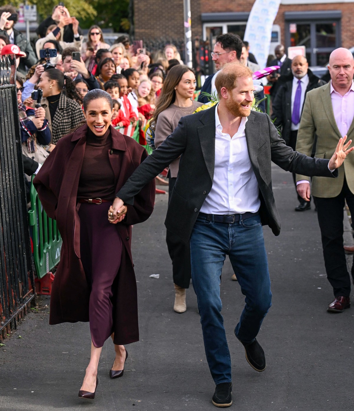 Bond: Due to the Sussexes' charity work, the Windsors will 'all need to recover from it' 1 coverimages56089314 4